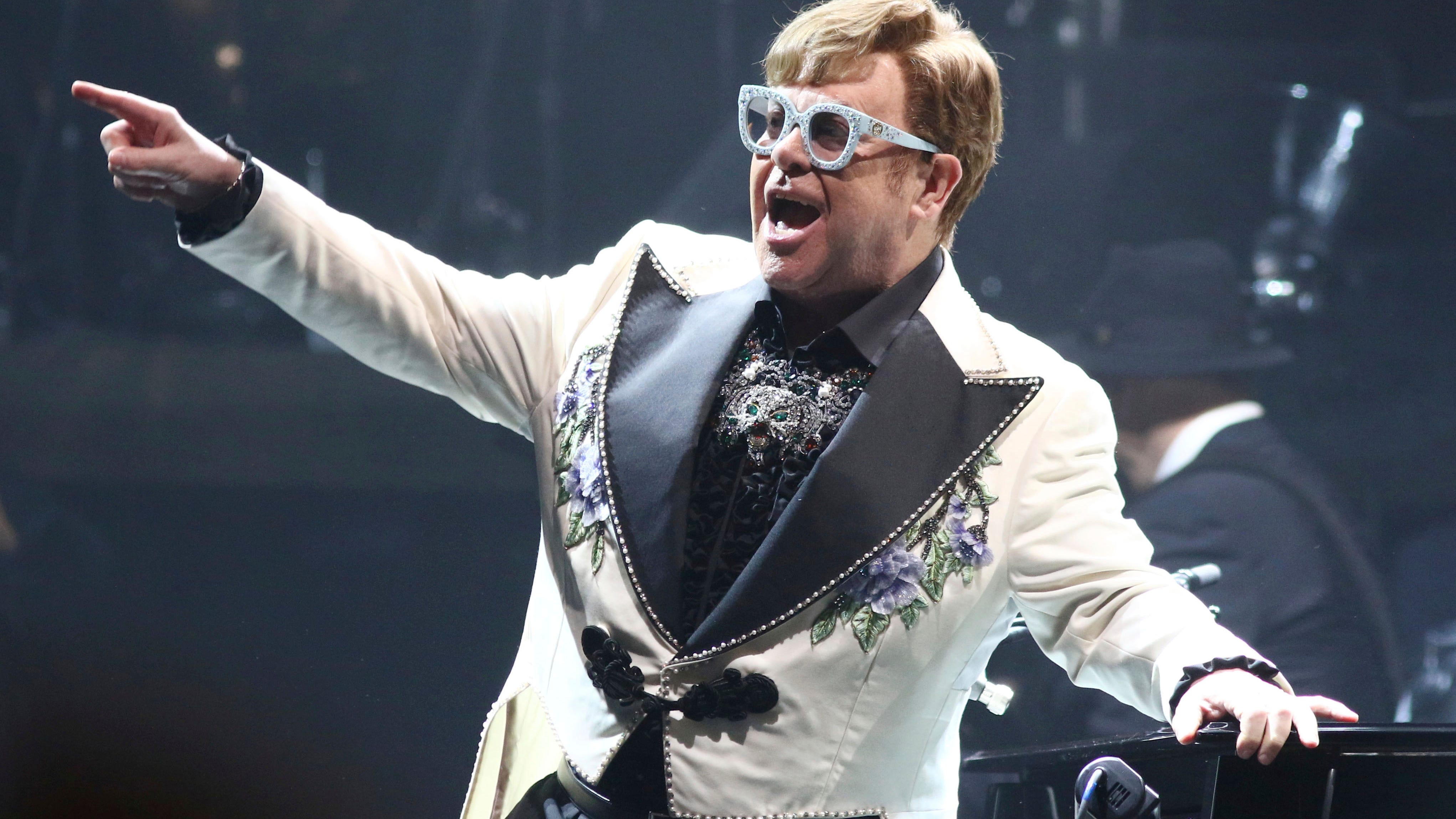 Elton John adds Dodger Stadium shows to farewell tour
