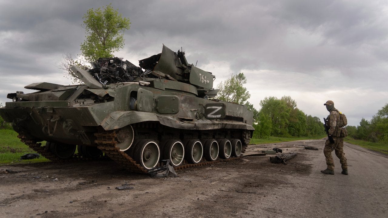 In Ukraine and internationally, scenario darkens for Russia