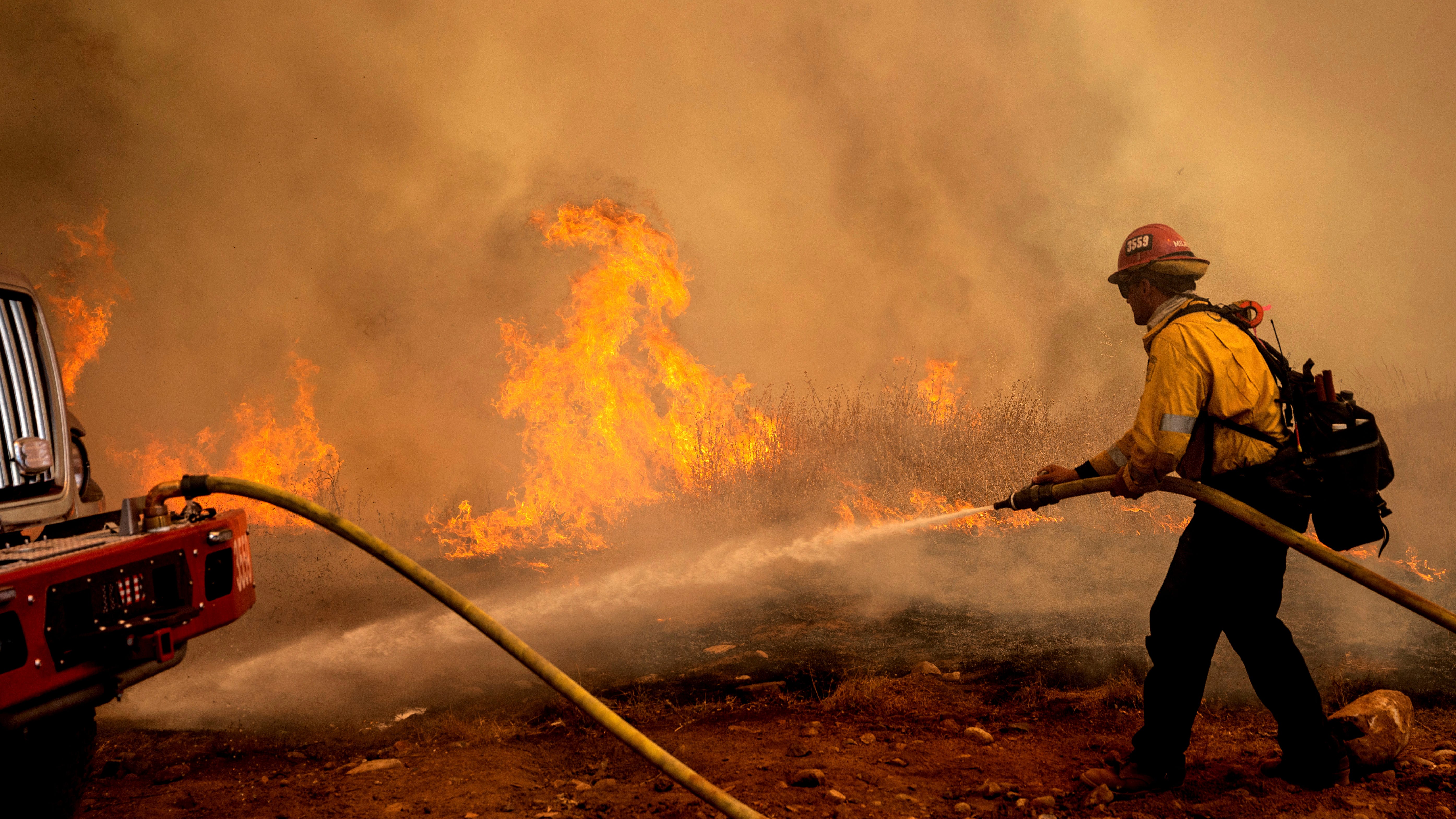 Favorable weather helps fight against California forest fire