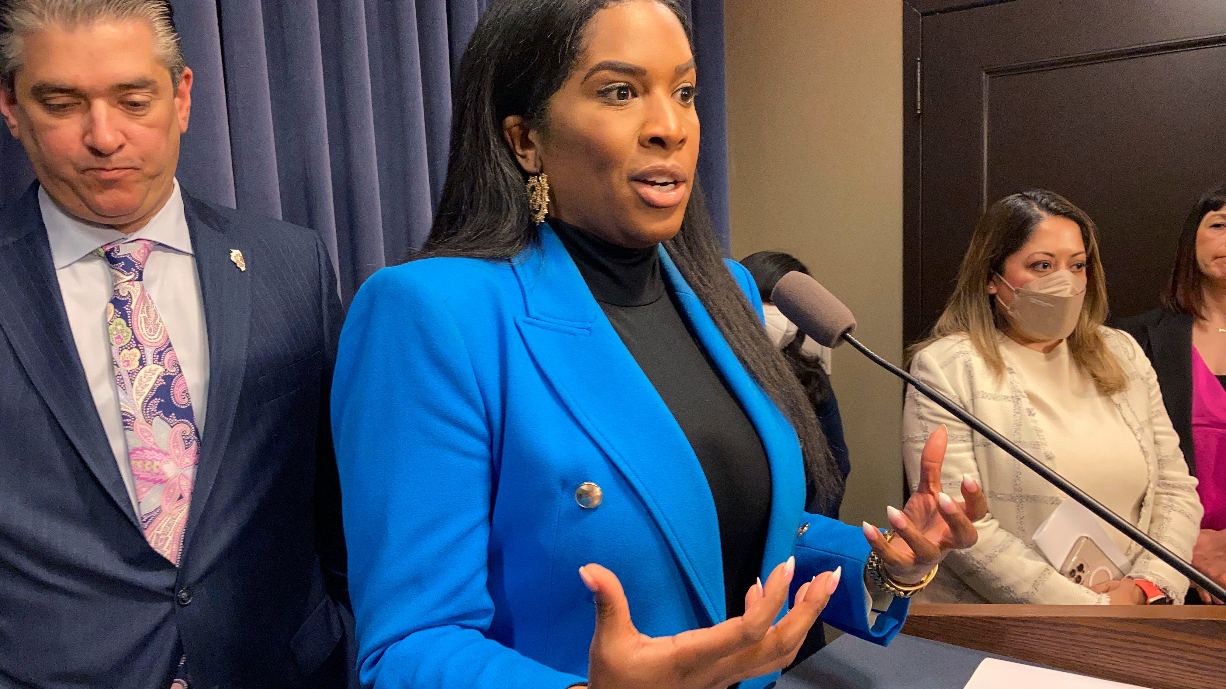 Illinois legislators to decide whether to end cash bail before Jan. 1