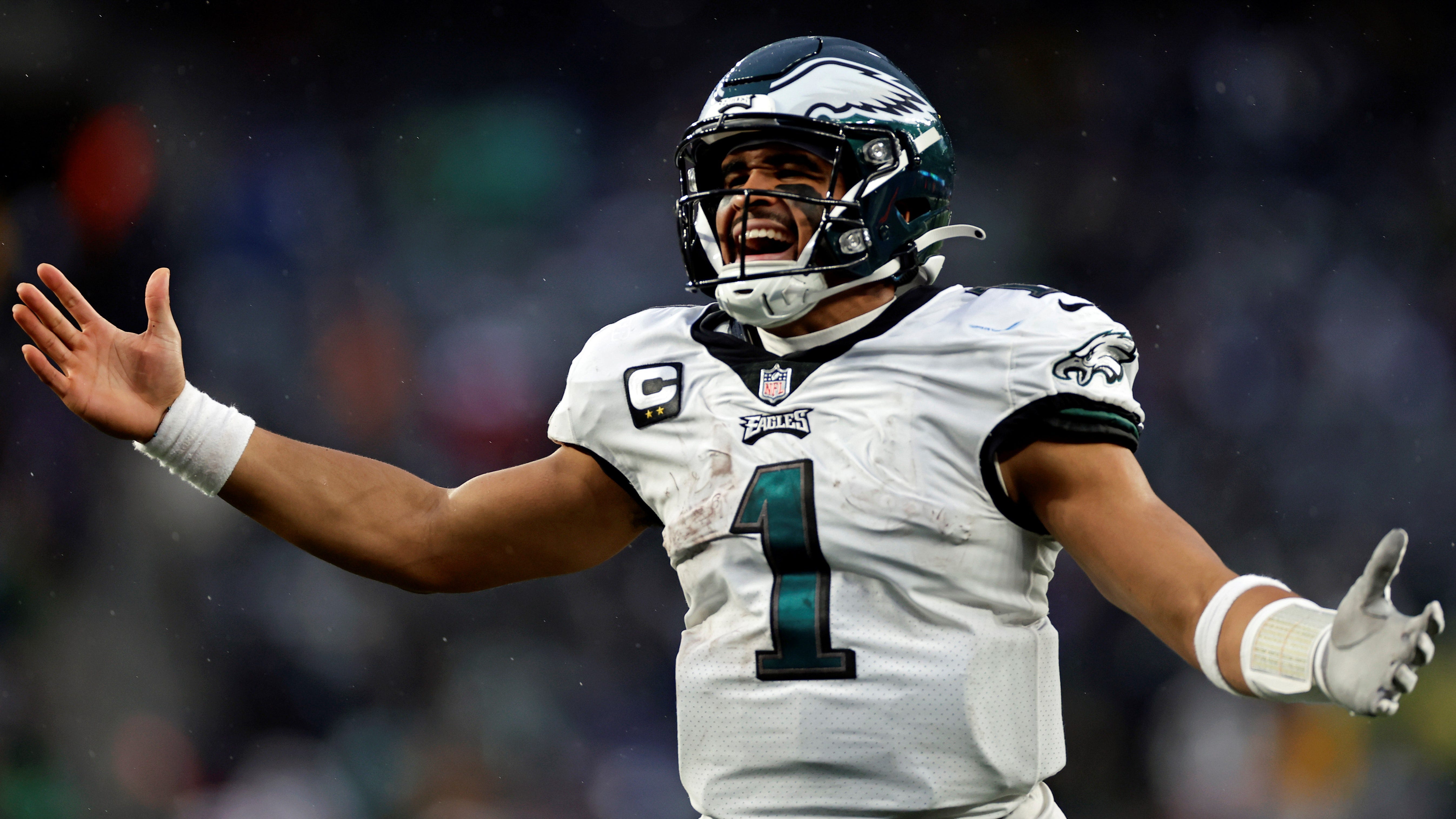 Hurts, Eagles clinch playoffs with 48-22 win over Giants