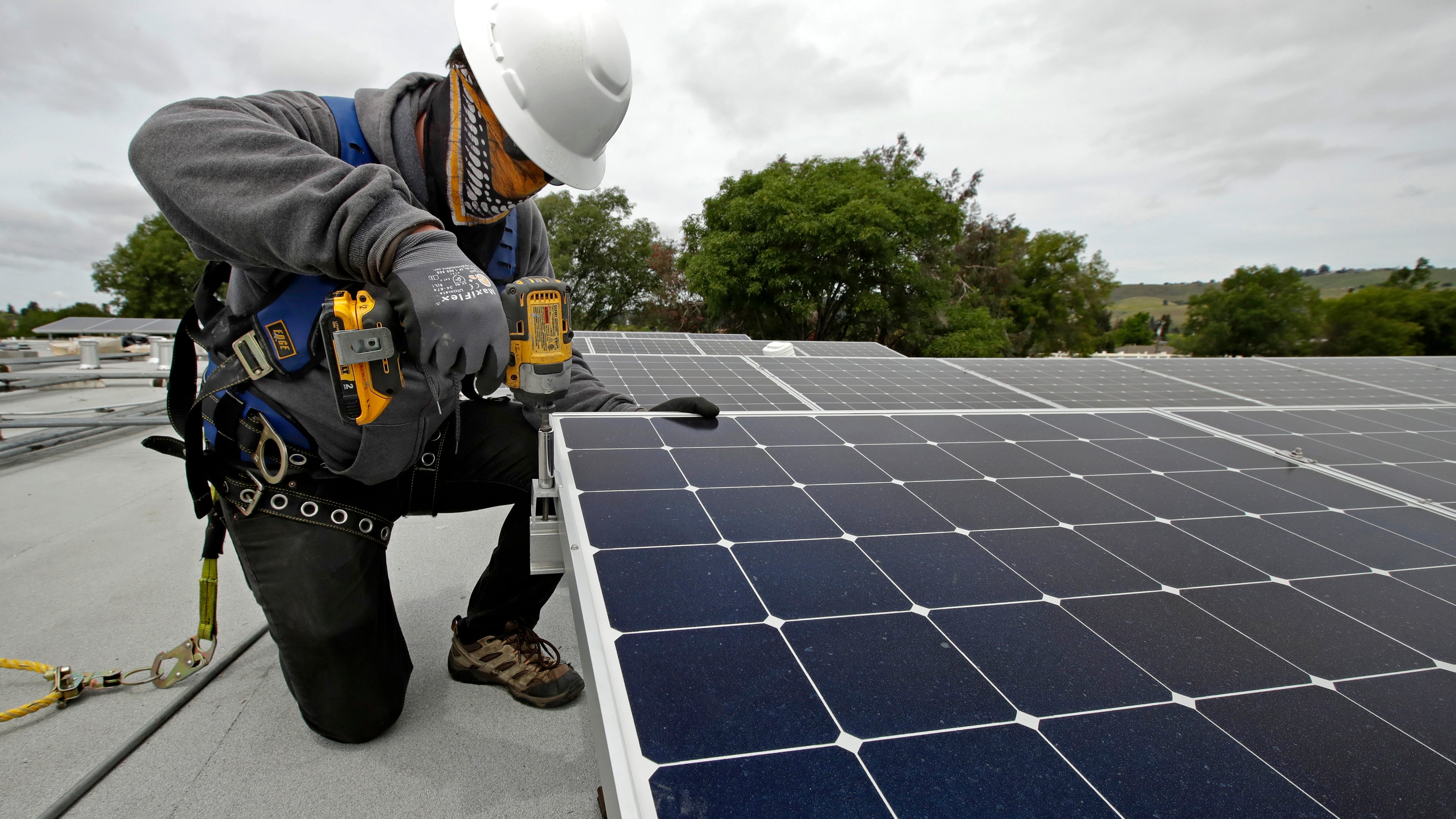 California lowers incentives for rooftop solar panels