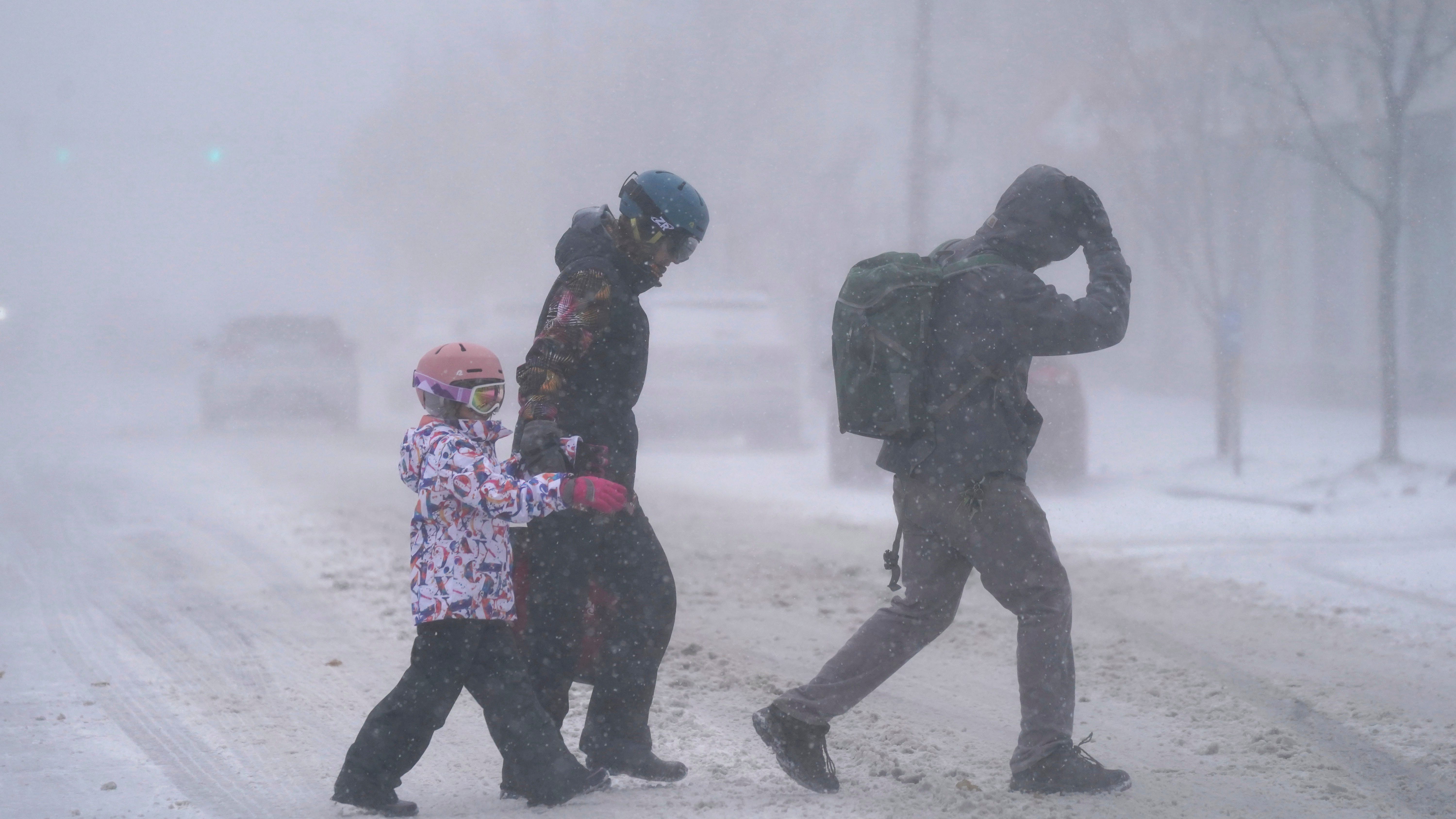 Blizzard conditions pound Buffalo and northtowns, crippling travel and stranding motorists