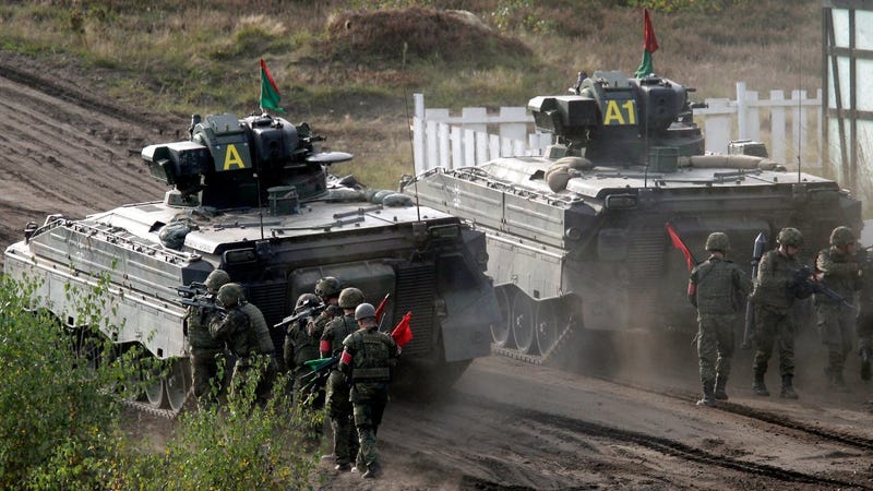 EXPLAINER: How armored vehicles aid Ukraine at critical time