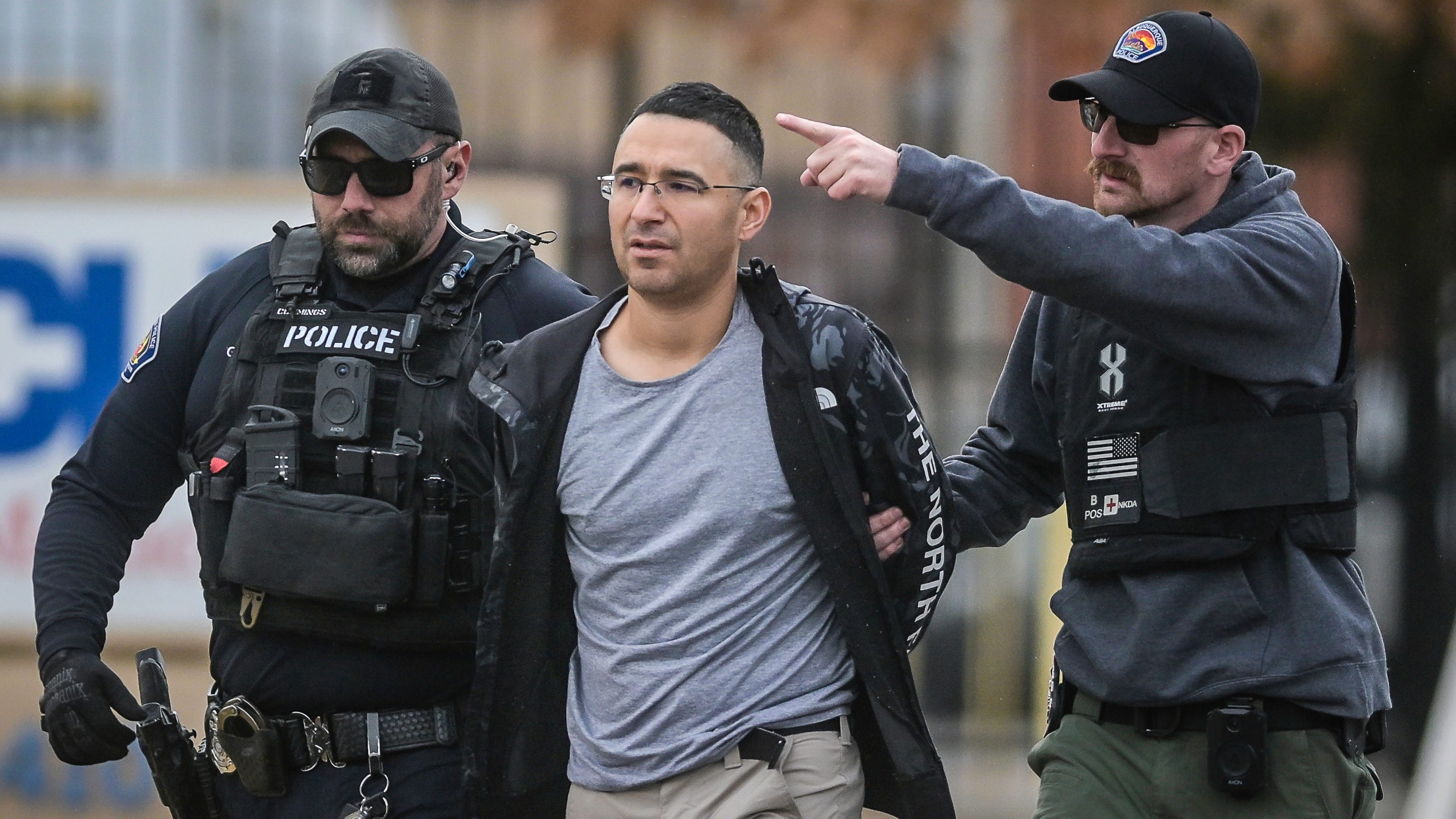 Ex-GOP candidate charged in shootings at lawmakers' homes