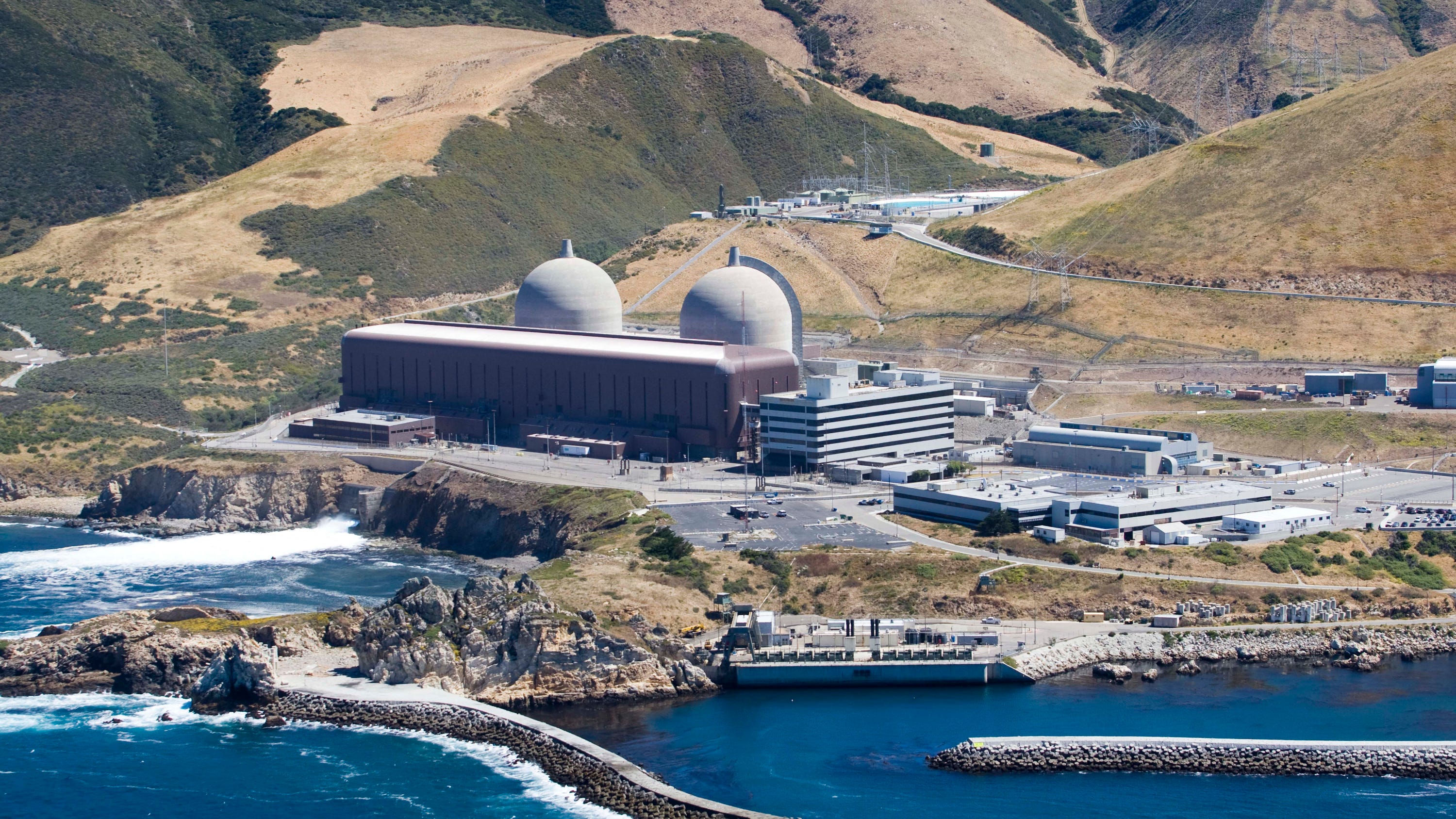 Bid to keep California reactors running faces time squeeze