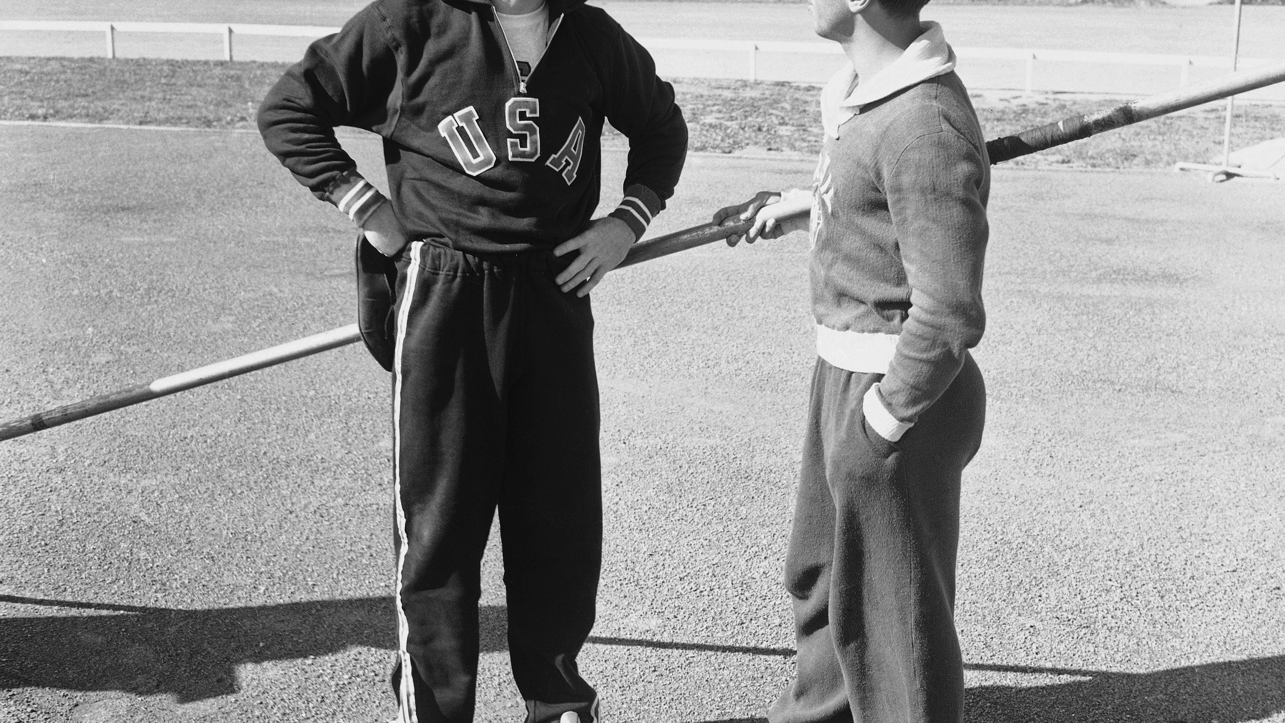 Illinois pole vaulting legend Bob Richards dead at 97