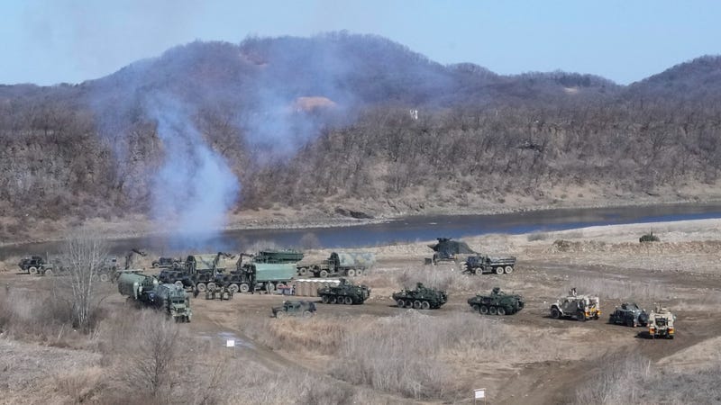 US, South Korea hold drills as North sub test-fires missiles