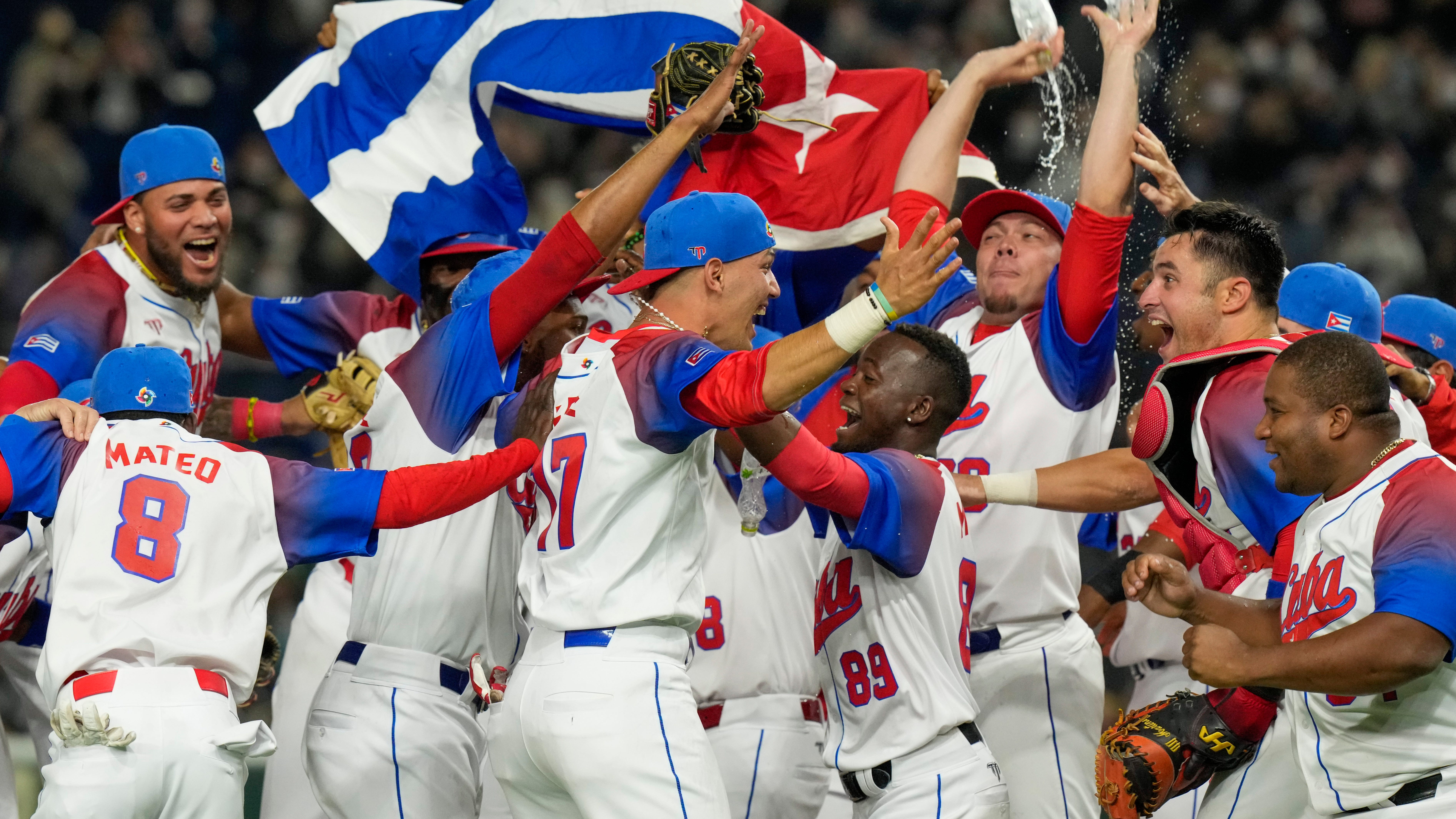 Cuba rumbo a Miami para semifinales del Clásico