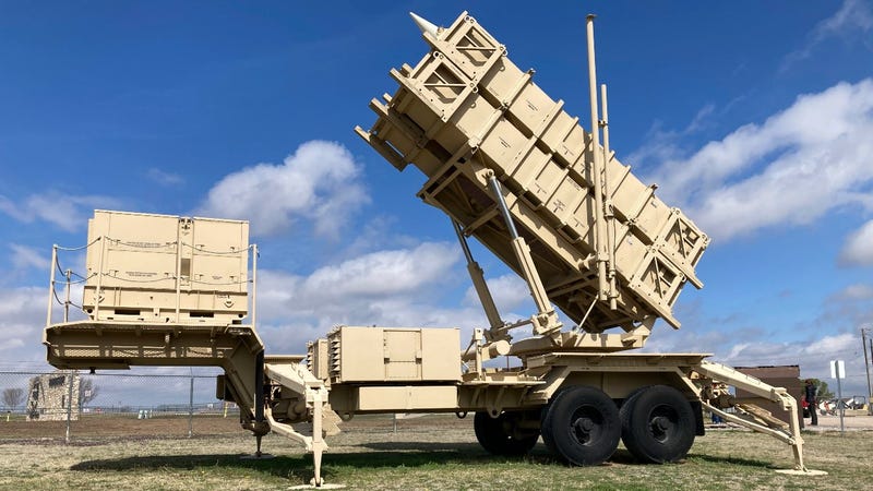 Ukrainian soldiers near finish of Patriot missile training