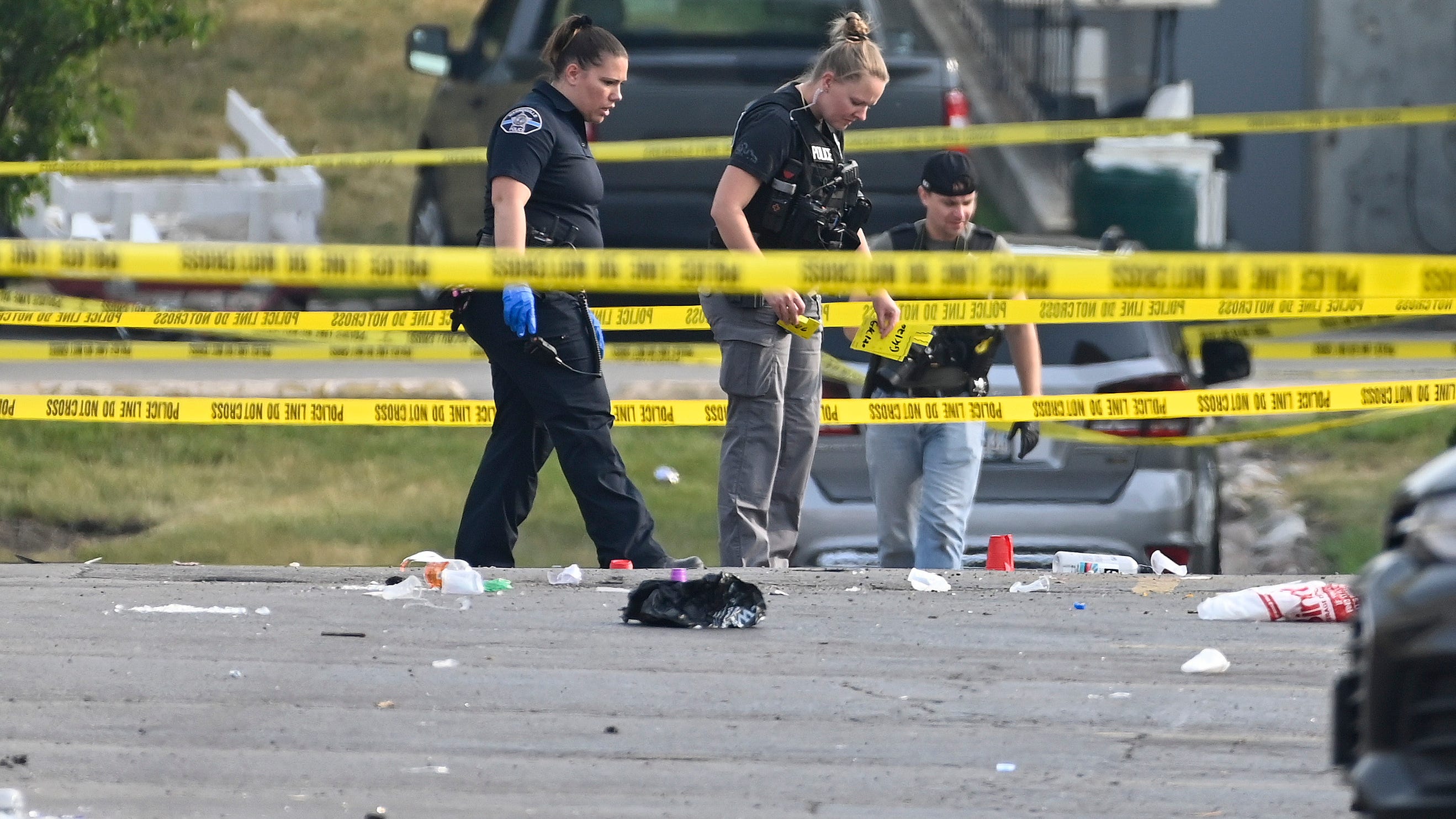Willowbrook mall shooting update: Officials ID man killed, vigil planned