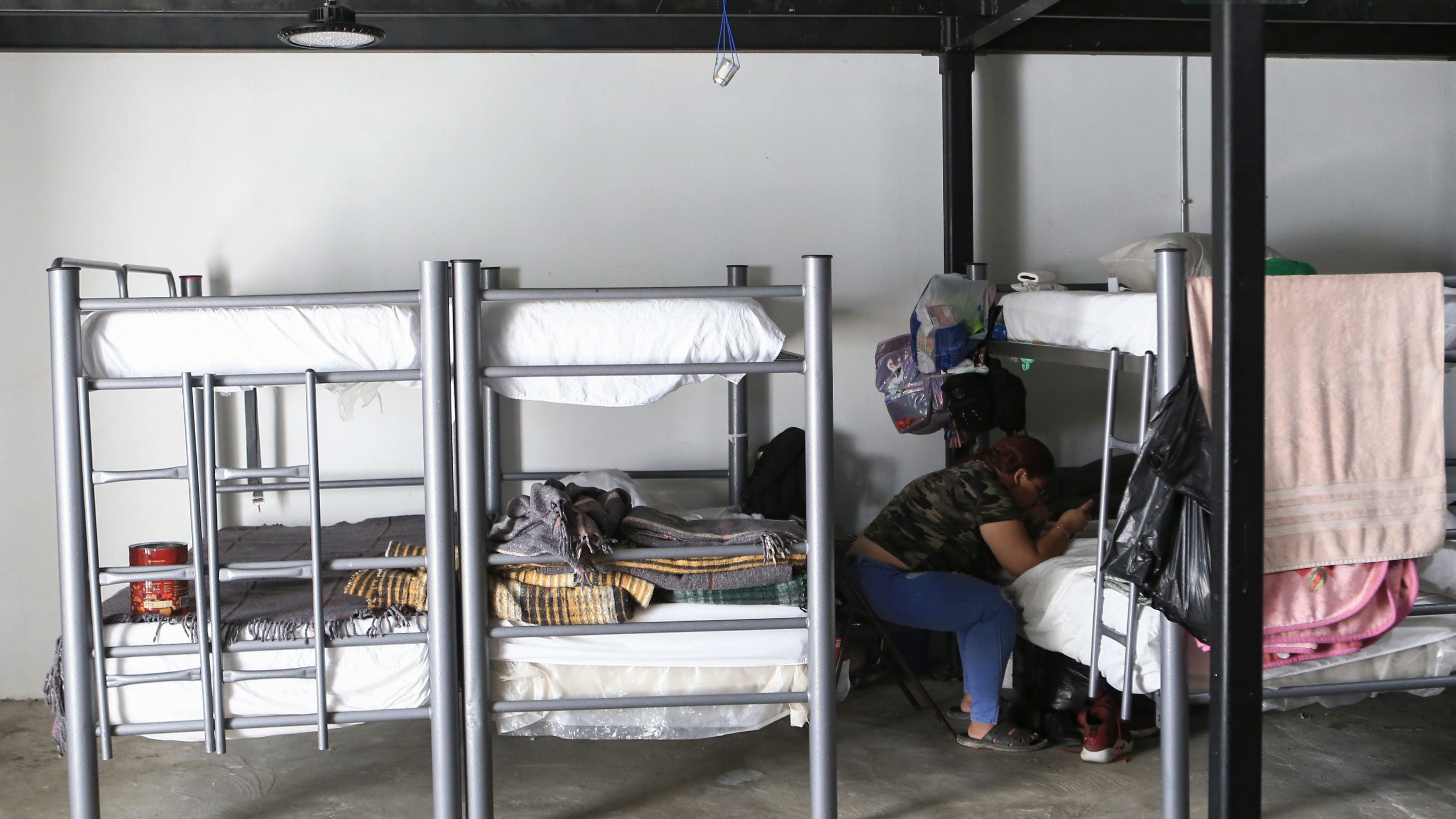 La trampa de la desinformación: el negocio de engañar a los migrantes