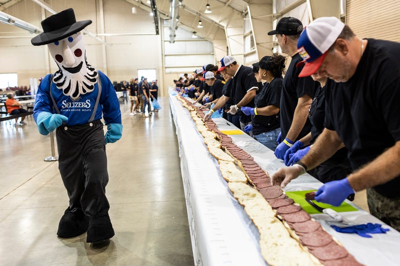 Enormous Lebanon bologna sandwich unveiled at Pennsylvania community fair