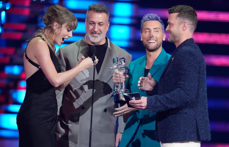 Taylor Swift y NSYCN