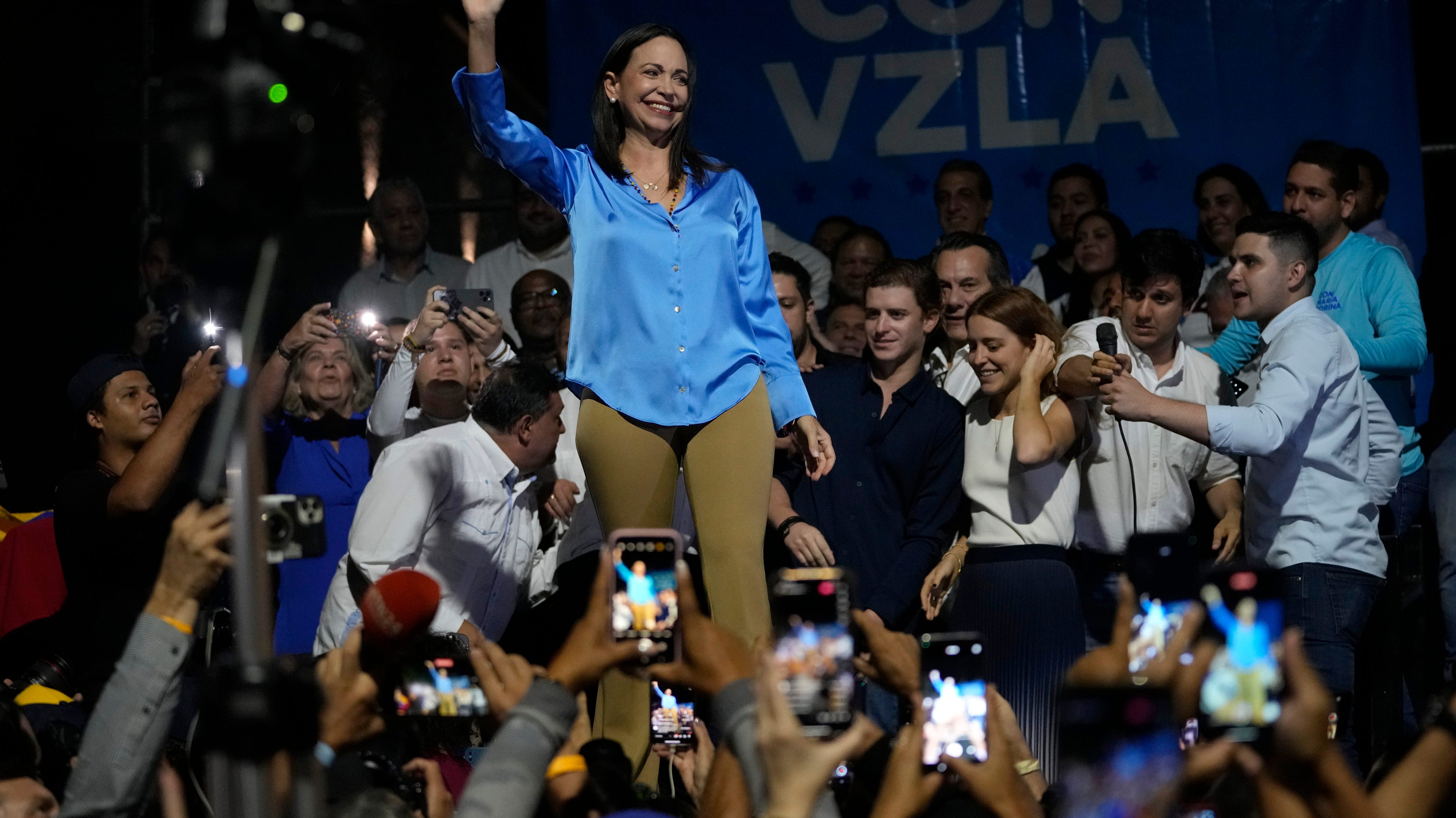 Machado se declara ganadora de primarias opositoras en Venezuela, tras conocer primeros resultados