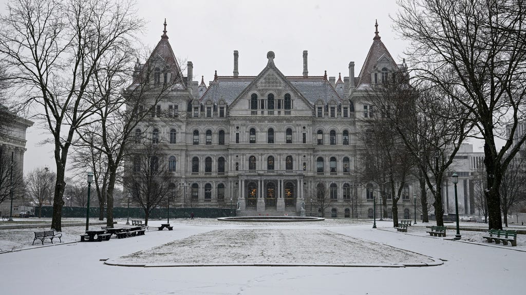 New York redistricting panel approves new congressional map with modest changes