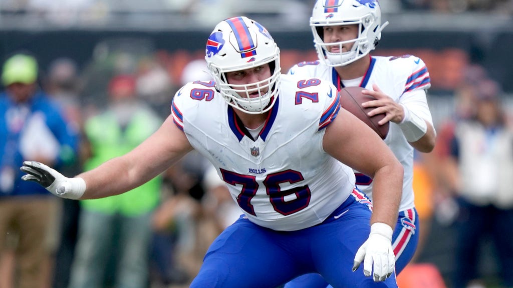 Bills re-sign offensive lineman David Edwards to two-year deal
