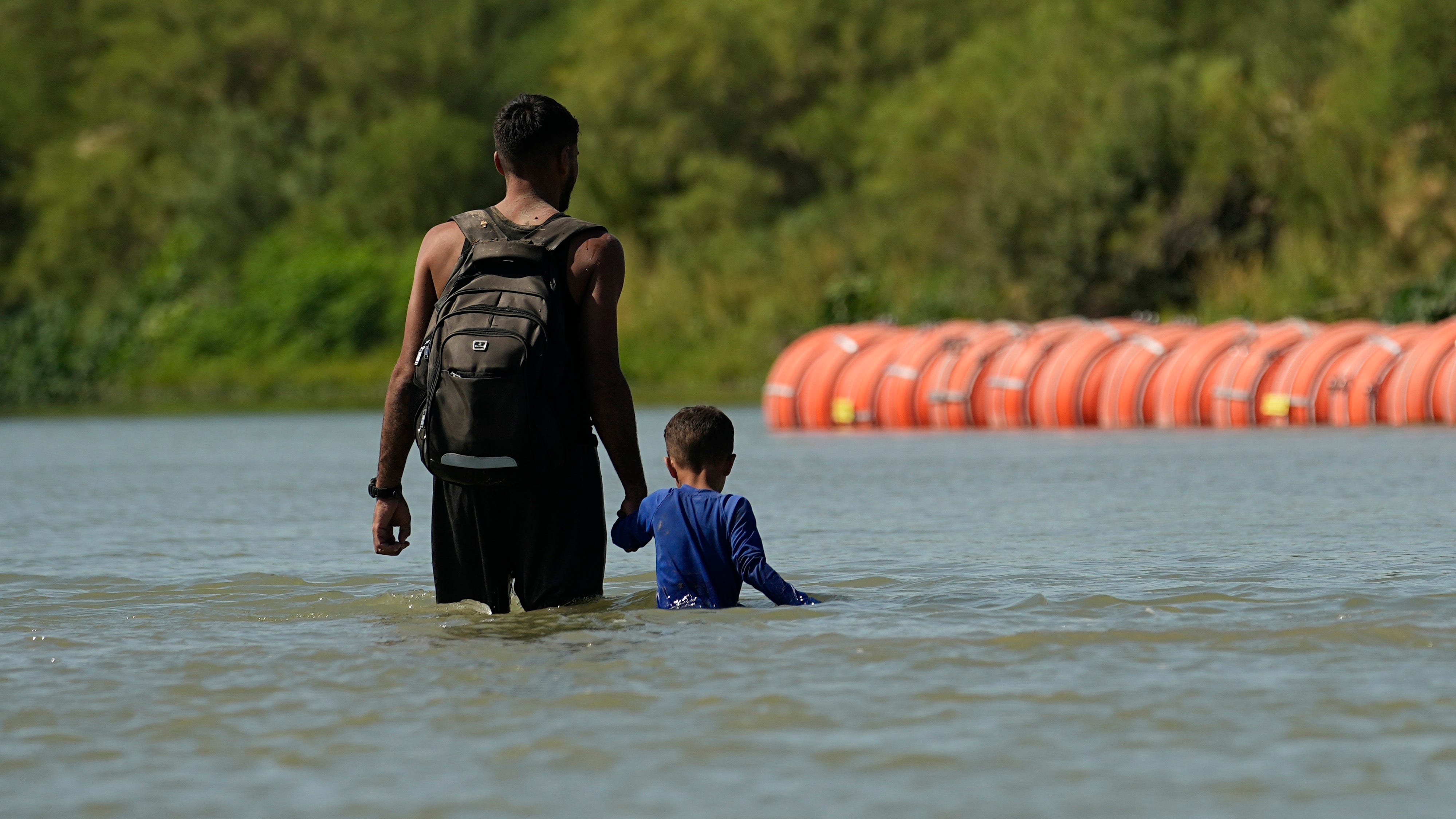 Gobierno de Biden planea más cambios para acelerar el proceso de asilo para nuevos migrantes