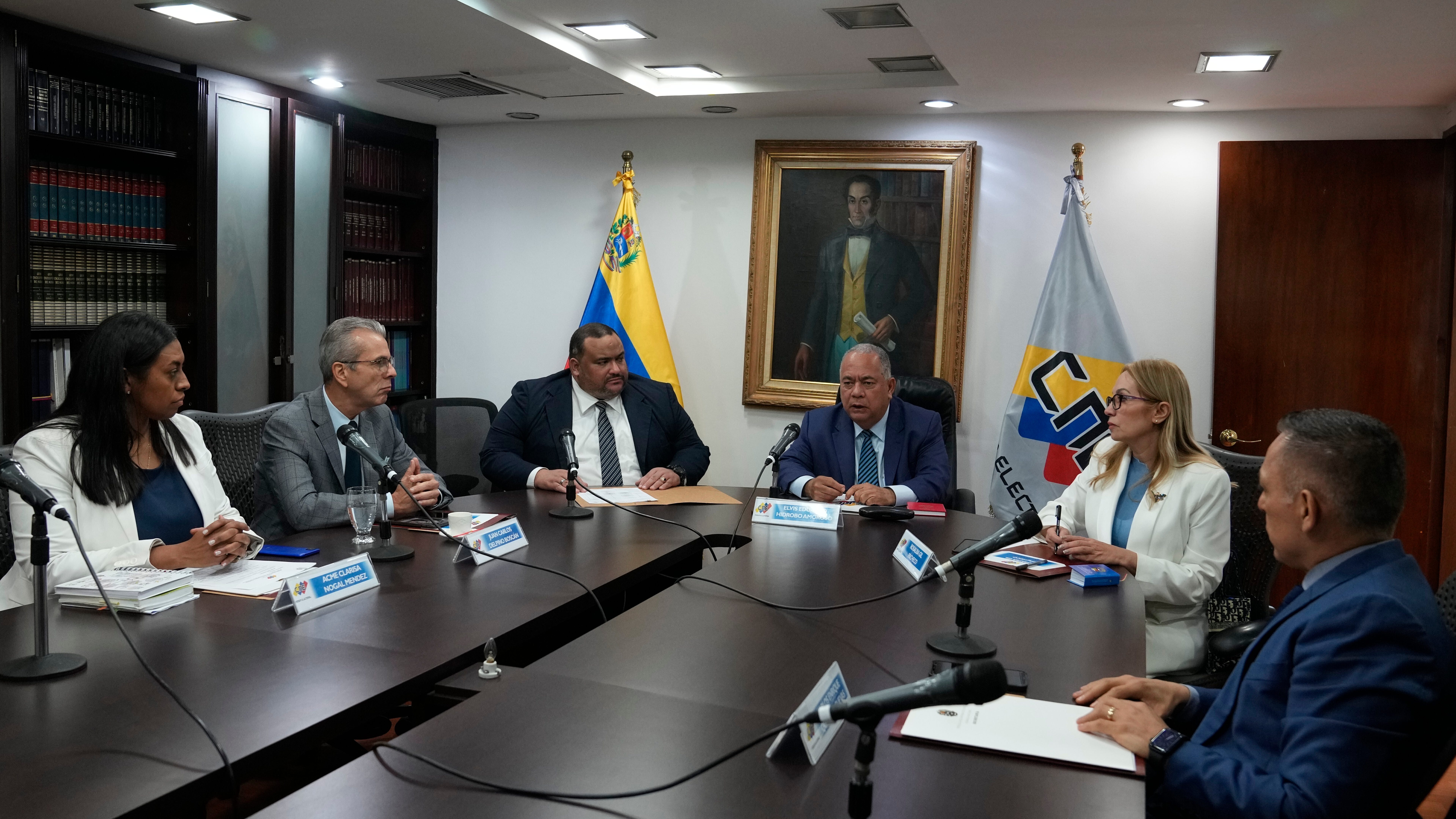 Miembro del Consejo Nacional Electoral condena grave "falta de transparencia y veracidad" en la elección de Venezuela
