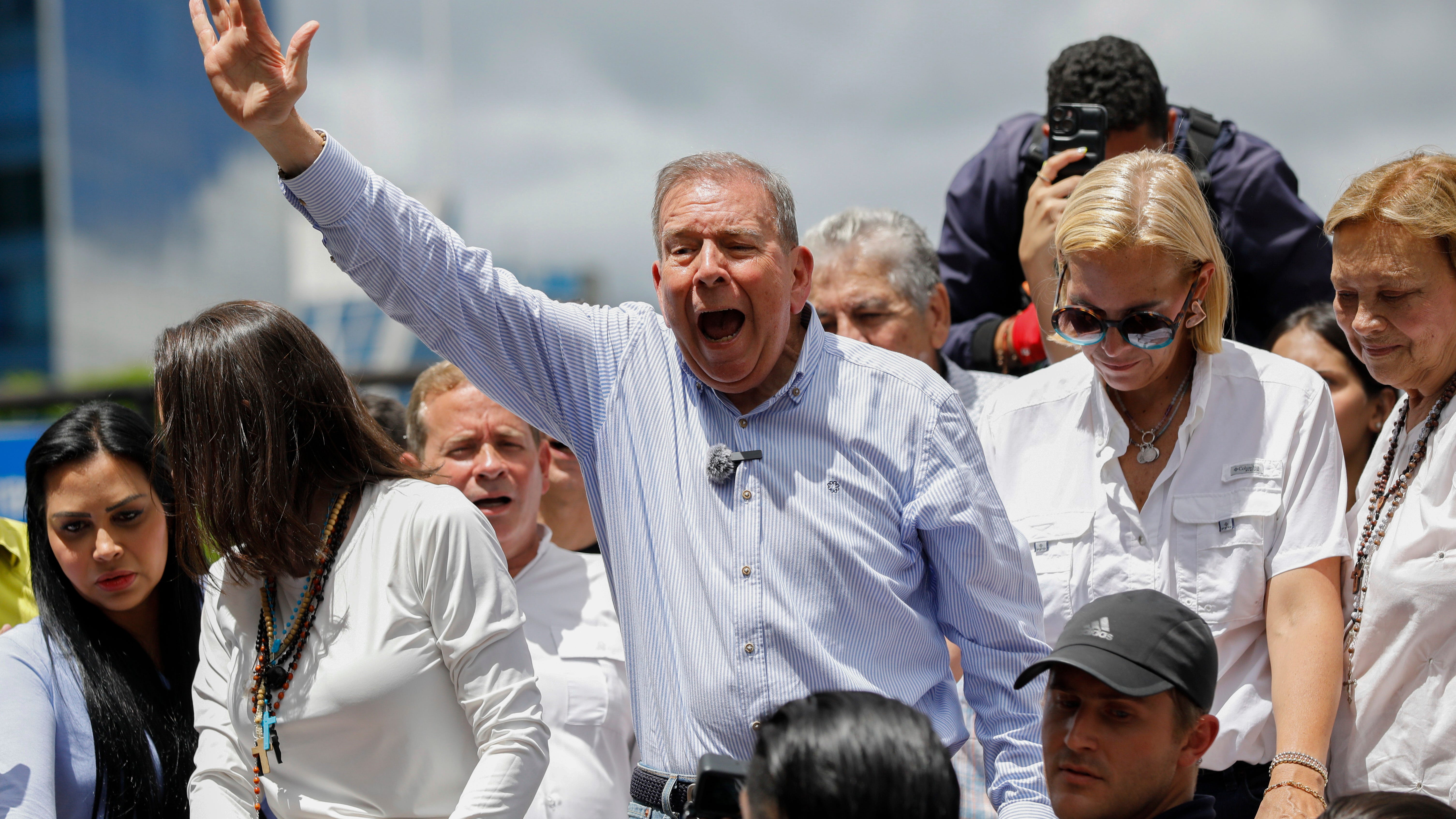Un juez de Venezuela emite orden de detención contra el excandidato opositor Edmundo González por pedido de fiscalía