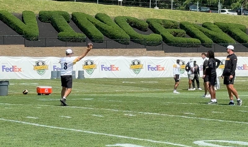Aaron Rodgers throwing in Latrobe