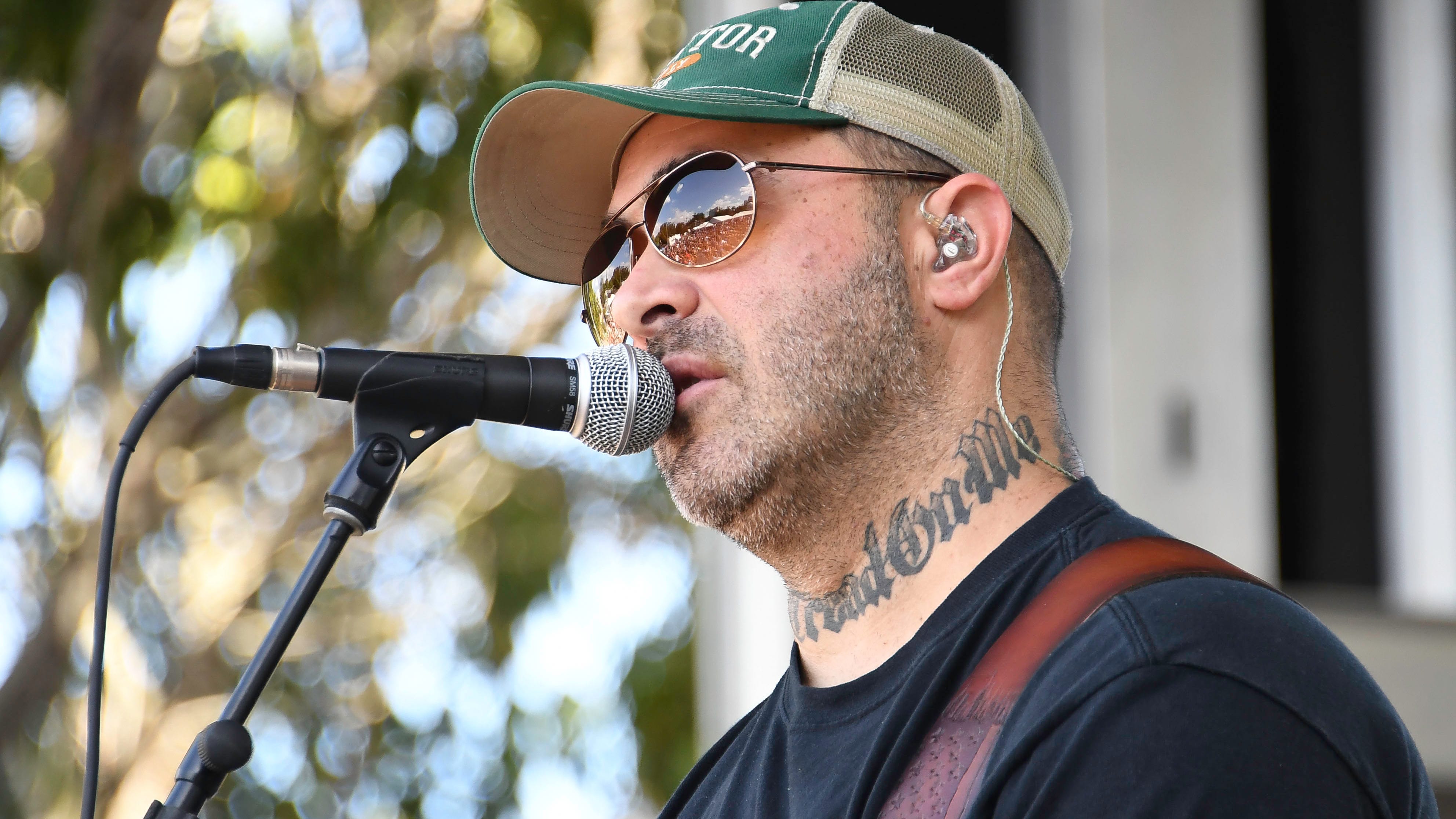 Aaron Lewis Defends Himself After Storming Off Stage Multiple Times