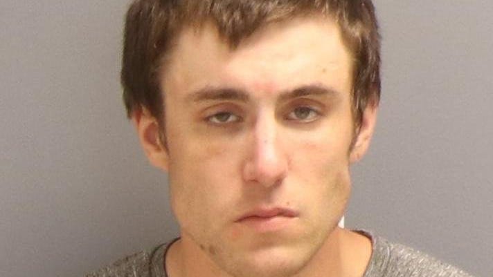 Man runs from courtroom after he's sentenced for escaping custody