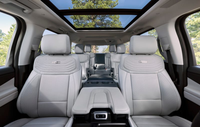 All-New 2025 Ford Expedition_Platinum Ultimate_10