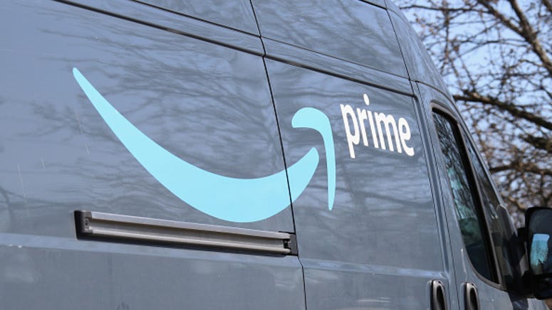 Amazon truck stuck in traffic drives off Texas highway in order to deliver packages on time