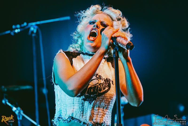 Amyl and the Sniffers - Wamu Theater - Seattle 10.7.25