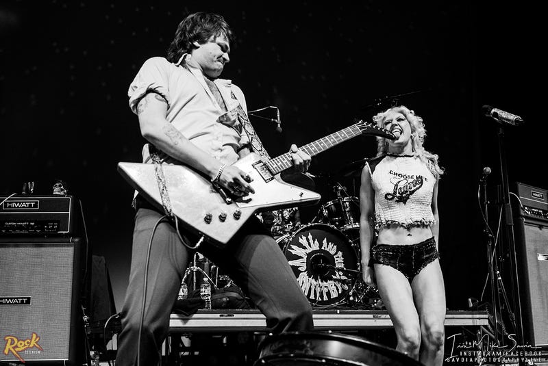 Amyl and the Sniffers - Wamu Theater - Seattle 10.7.25