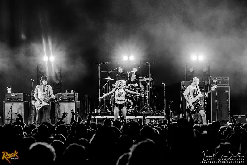 Amyl and the Sniffers - Wamu Theater - Seattle 10.7.25