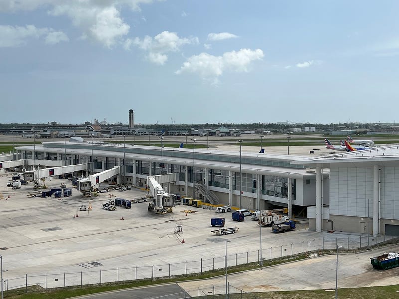 Armstrong Airport Parking