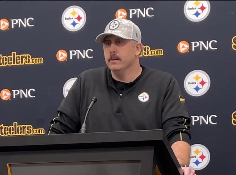 Arthur Smith at podium