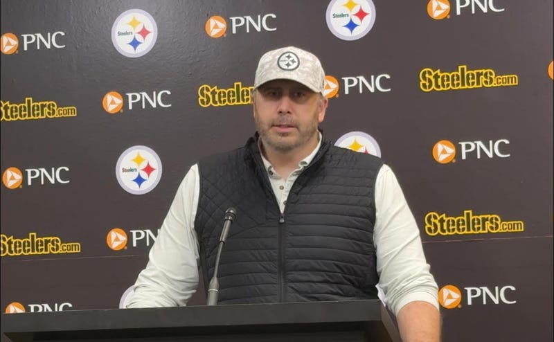 Arthur Smith at podium