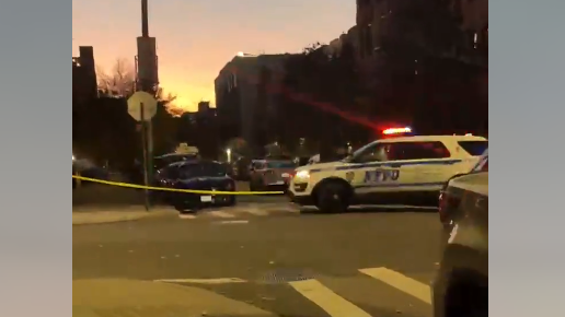 Off-duty NYPD officer shot at on Queens street, 2 suspects sought
