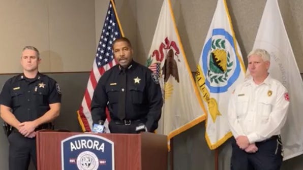Aurora police officers praised for attempting icy pond rescue