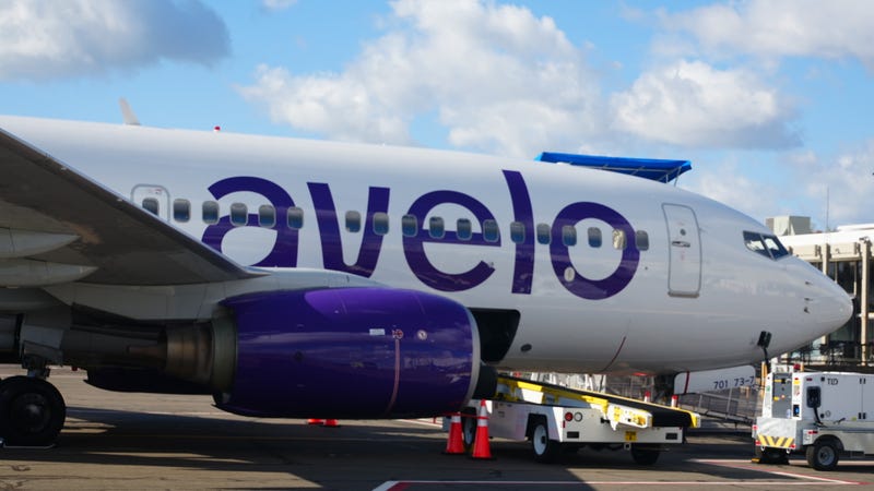 Avelo Airlines 737 at Tweed-New Haven Airport