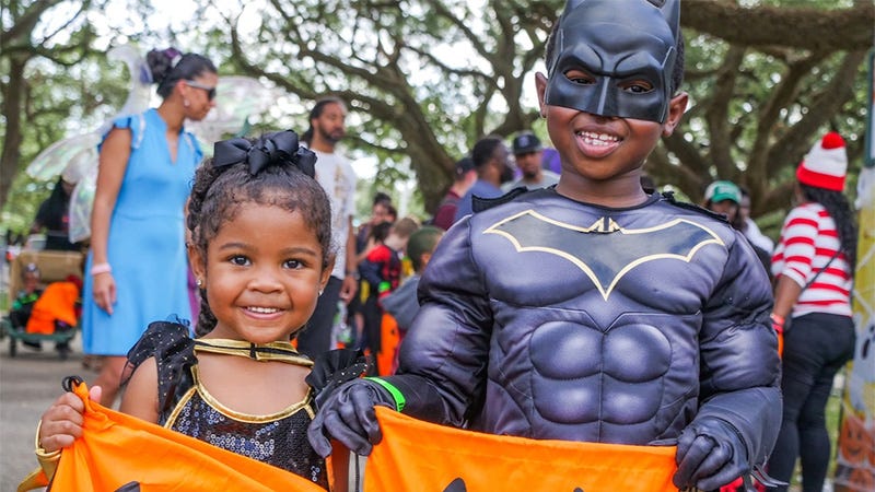 children dressed in costume at the Zoo