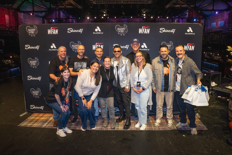Boomer & Gio Live: We Give Thanks VIP Pic