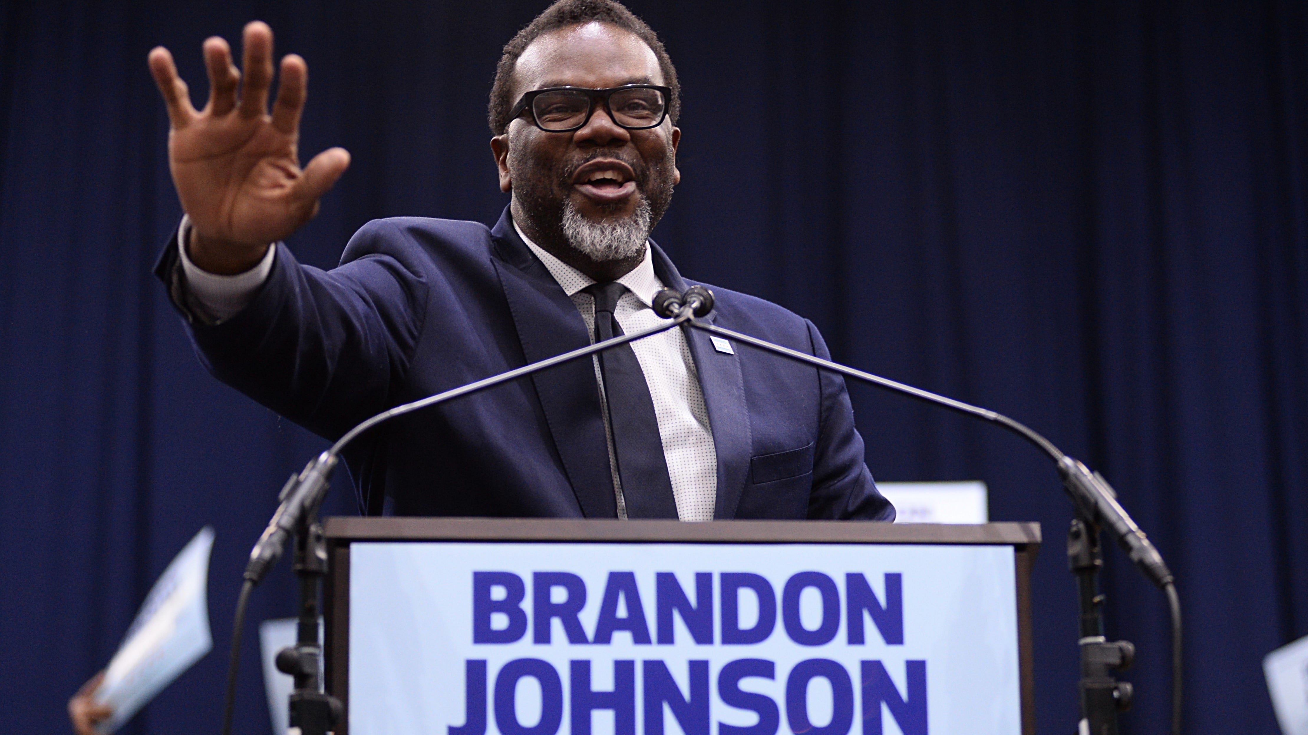 Brandon Johnson defeats Paul Vallas in Chicago mayoral runoff
