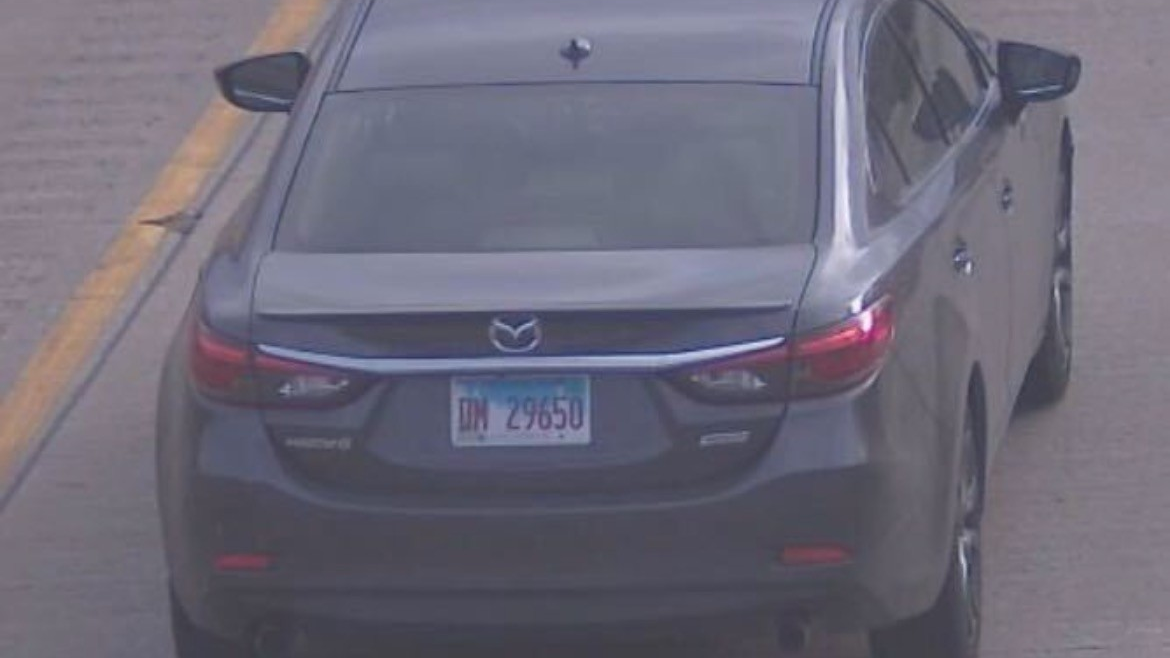 FBI seeks driver after bank robbery in western suburbs