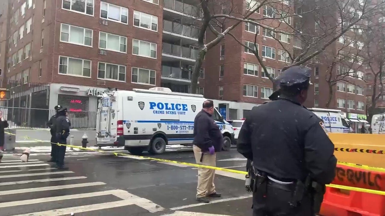 Off-duty NYPD cop working security at Duane Reade shoots man after stabbing