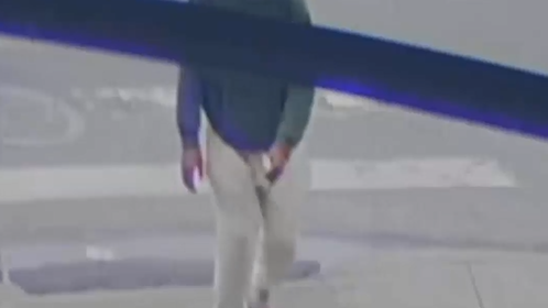 Man, 91, injures head in knifepoint robbery on Bronx street