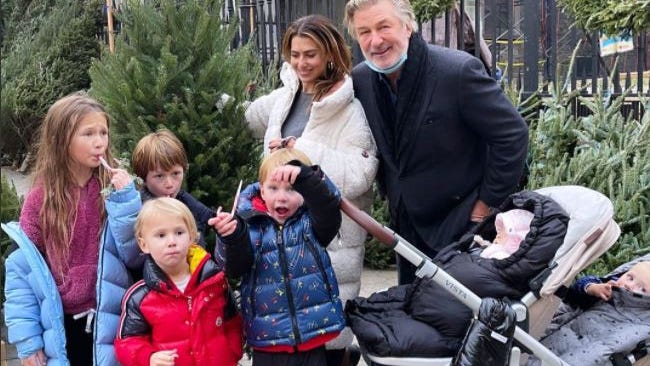 PHOTO: Merry Christmas from the Baldwins –  Alec, Hilaria pick up tree with kids in Manhattan