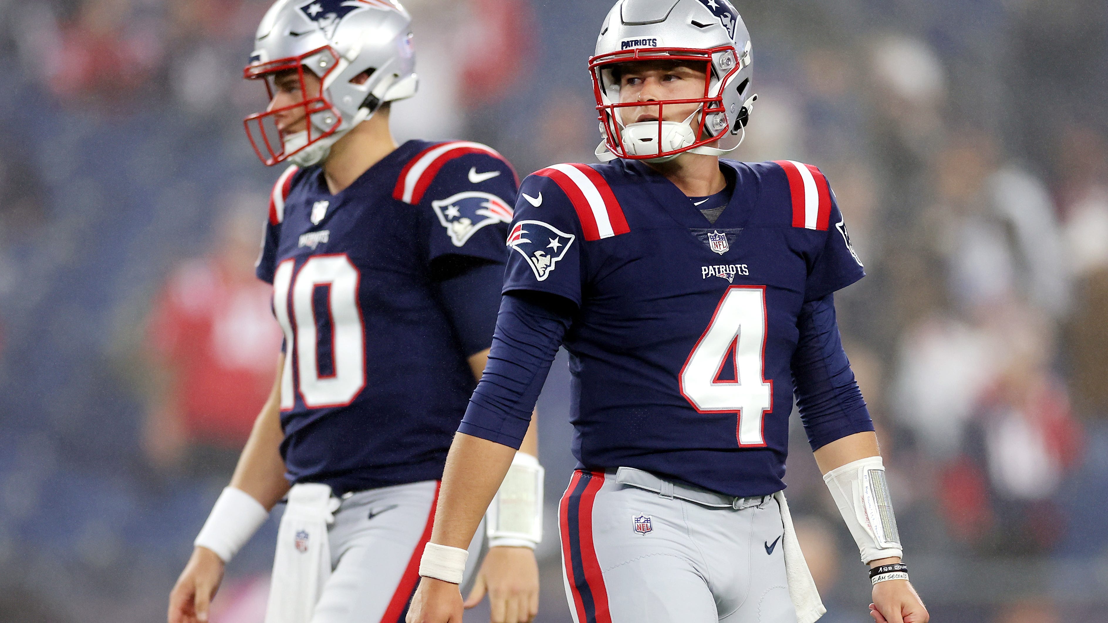 Forget the controversy, the Patriots actually have a very simple QB problem
