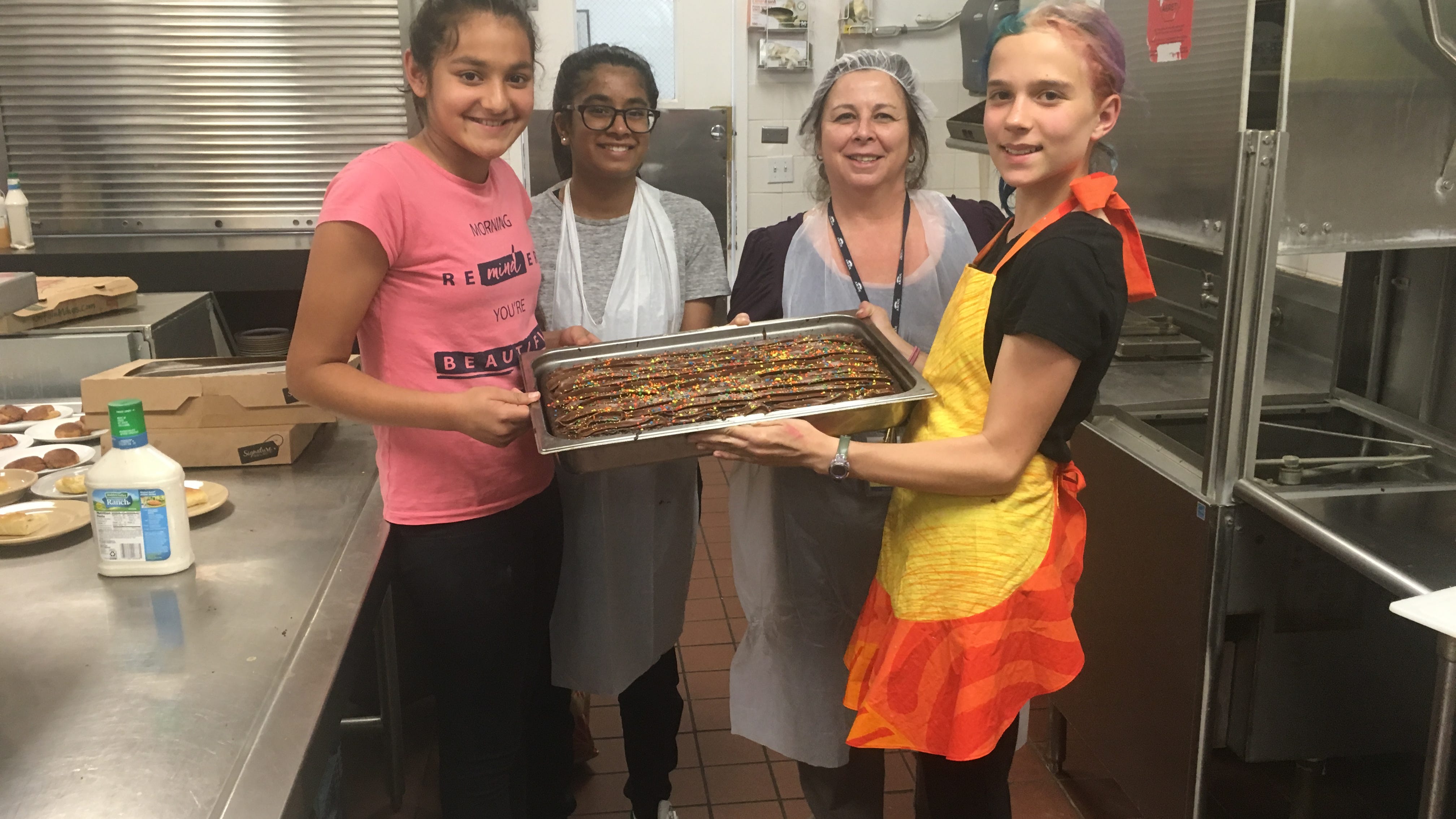 Difference Makers: Fremont teen delivers desserts to the hungry