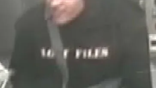 Man, 19, struck with metal baton inside UES subway station, suspect sought