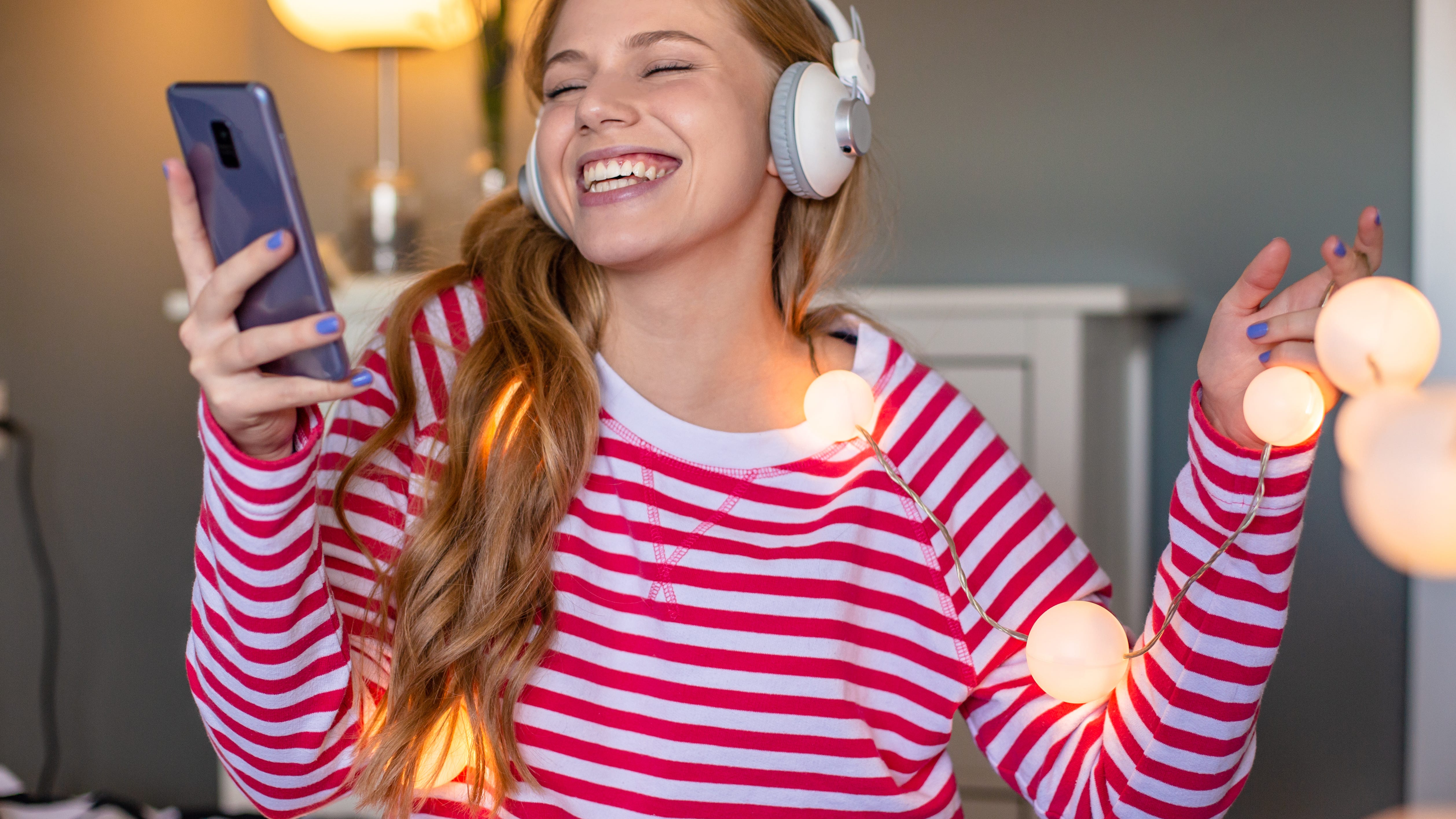 6 Health Benefits of Listening to Music. |  Bee Inspired