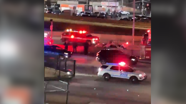 Boy, 15, among 2 killed after BMW loses control, crashes on Belt Parkway in Queens